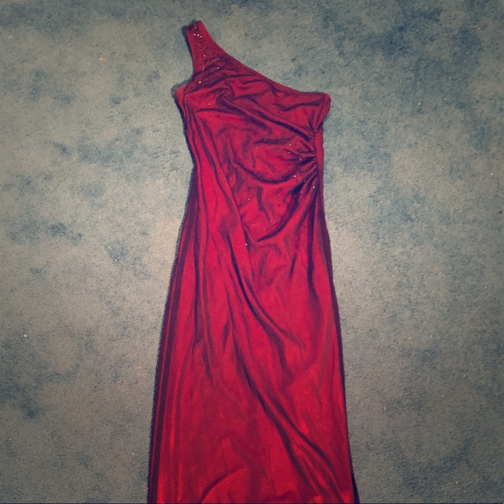 Maroon one shoulder maxi dress